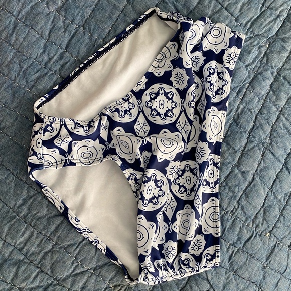 Bikini Set - Picture 2 of 2